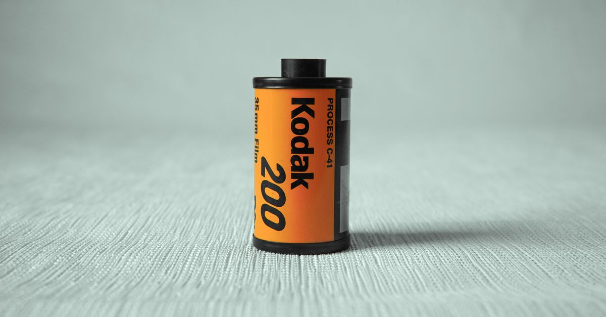Kodak Charmera Millennium: Săn Lùng 'Đồ Chơi' Công Nghệ Y2K Đang Gây Sốt
